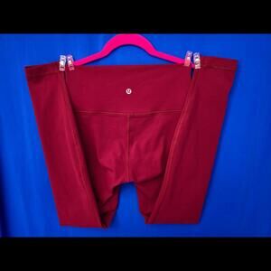 Lululemon High-Waisted Wunder Under 28" Inseam Size 6